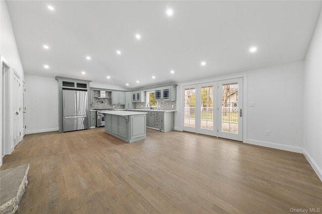 Building Photo - 257 Southlawn Ave