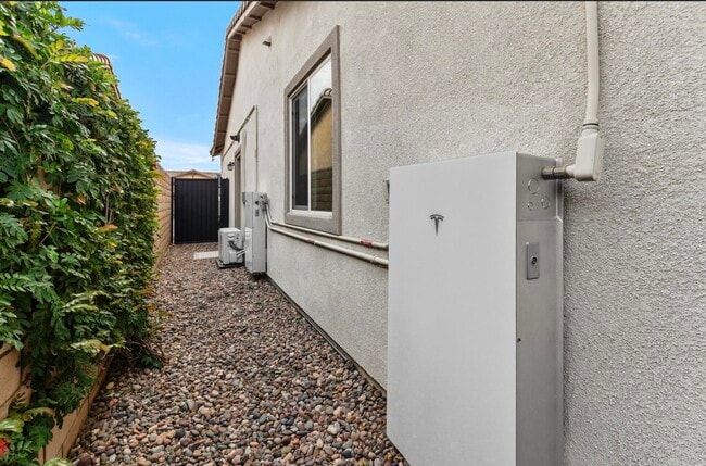 Building Photo - 67505 Rio Naches Rd