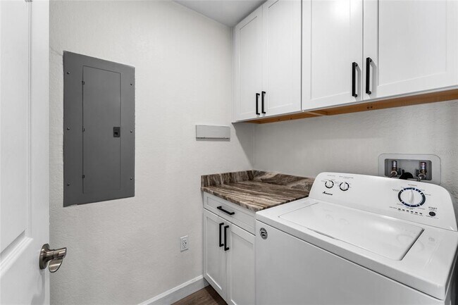 Building Photo - 700 S Harbour Island Blvd