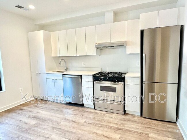 Building Photo - 1460 Belmont St NW