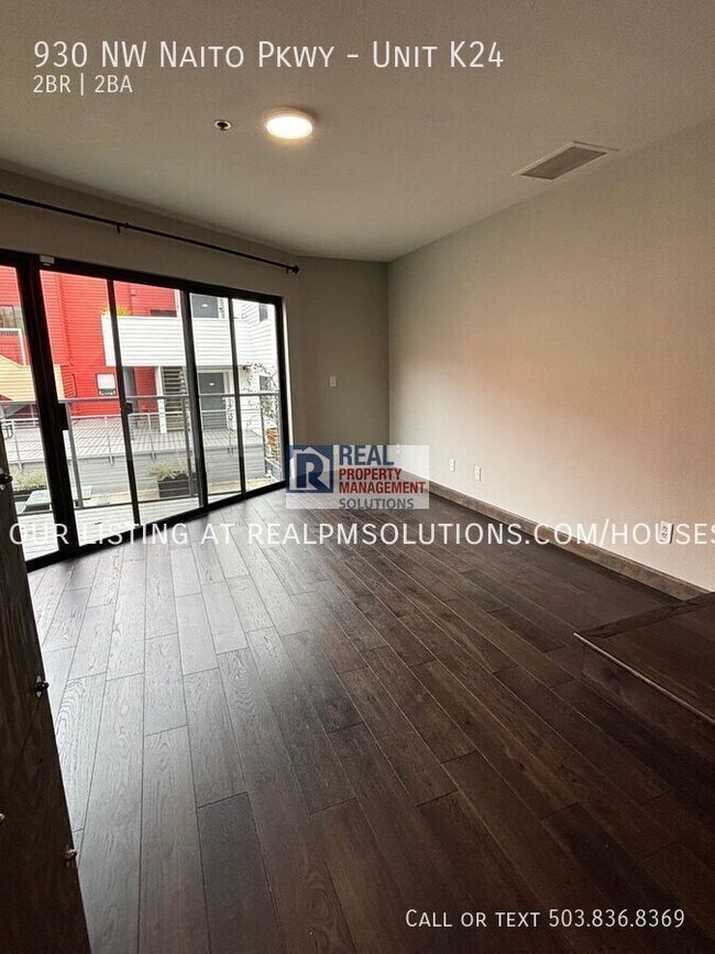 Building Photo - 930 NW Naito Pkwy