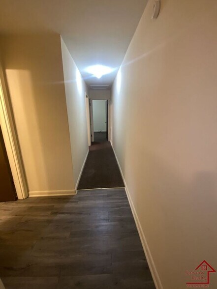 Building Photo - 1918 Ivy St