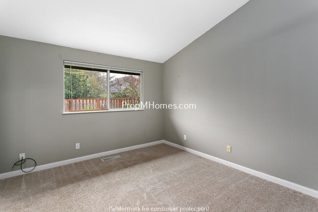 Building Photo - 22340 SW Nottingham Ct