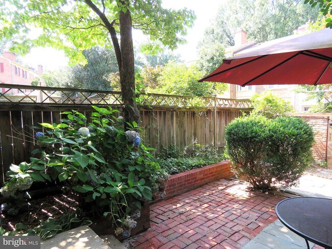 Building Photo - 9226 Bailey Ln