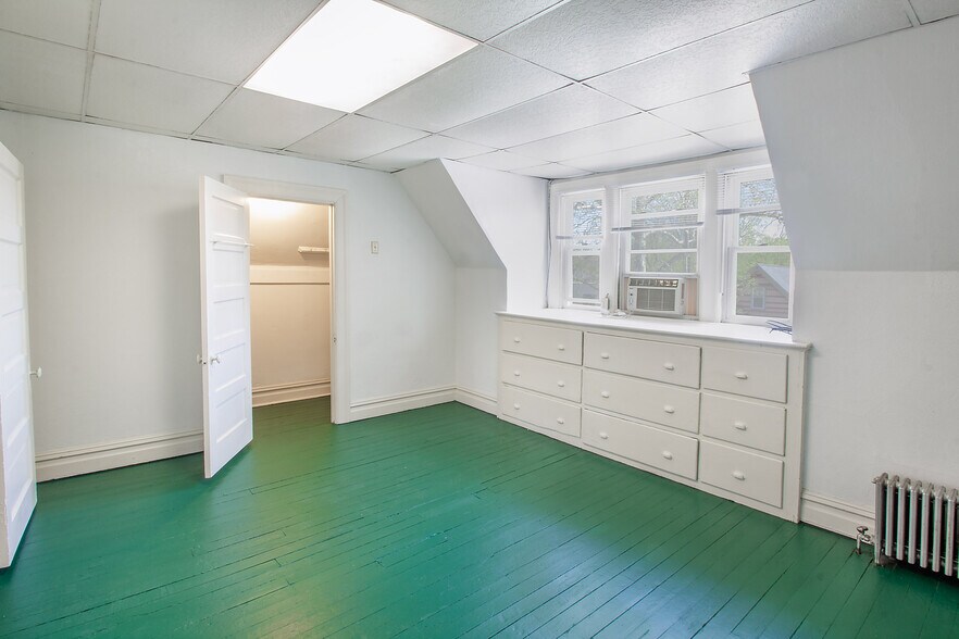 Building Photo - 405 Biddle Ave