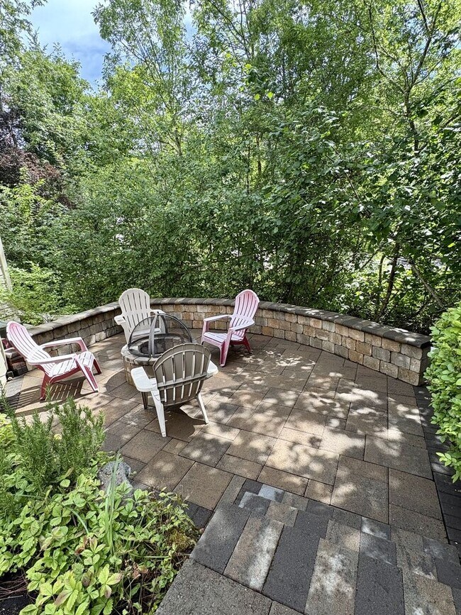 Building Photo - Stunning Bethany Home with 3,111 Sq Ft, Four Bedrooms + Dedicated Office & Covered Backyard Deck