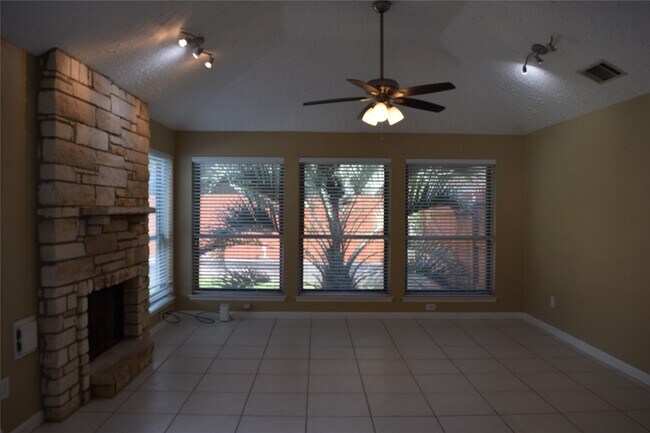 Building Photo - 3310 Little Farms Ct