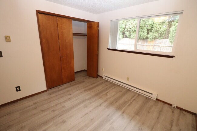 Building Photo - 4732 Cougar Ct SE