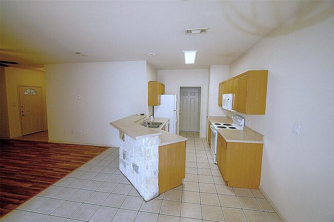 Building Photo - 21505 Patton Ave