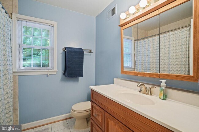 Building Photo - 6117 Larstan Dr