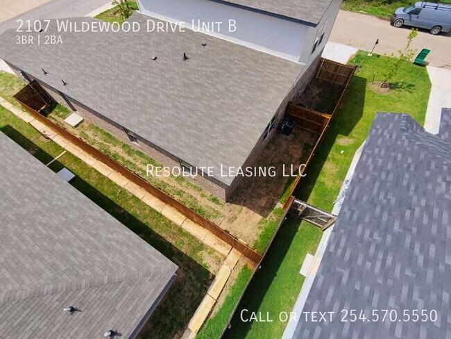 Building Photo - 2107 Wildewood Dr