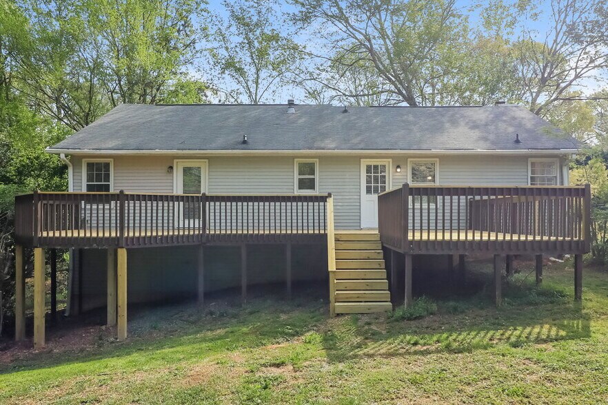 Building Photo - 2739 Old Mill Pl