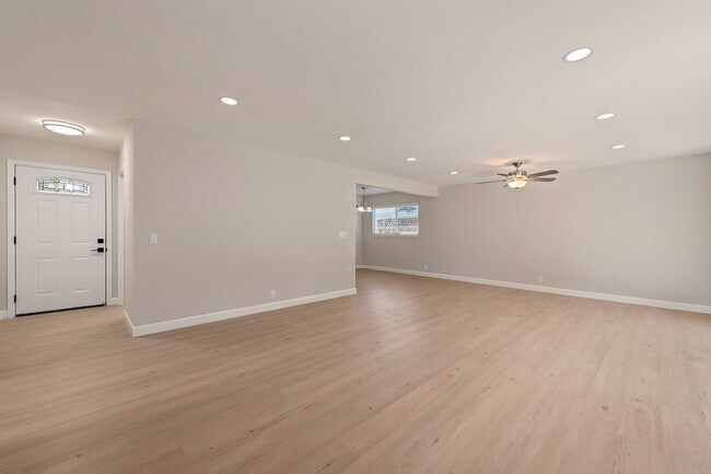 Building Photo - Remodeled 3BD/2BA Home with Award Winning Schools!