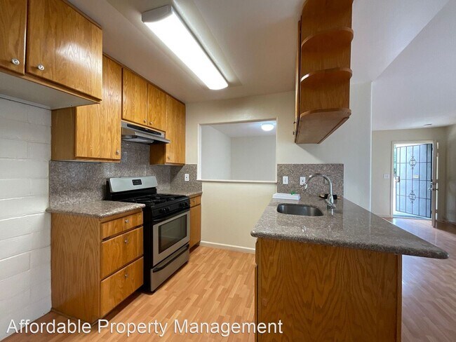 Building Photo - 3 br, 2 bath House - 33120 Lake Mead Drive