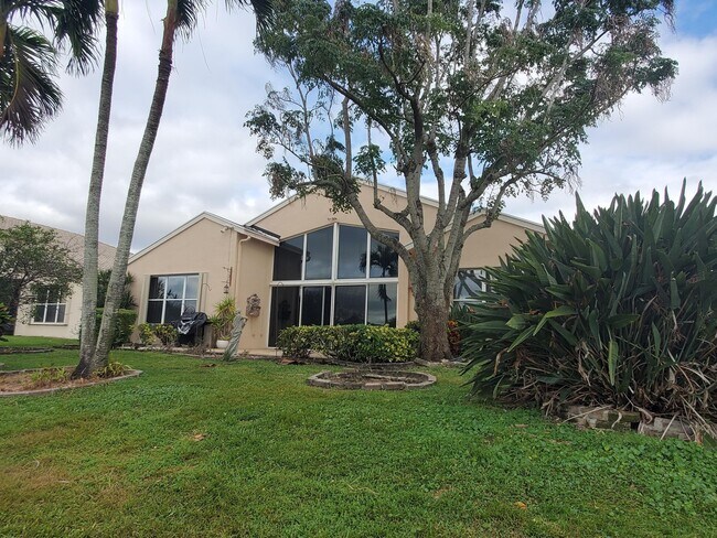 Building Photo - 11595 Pamplona Blvd