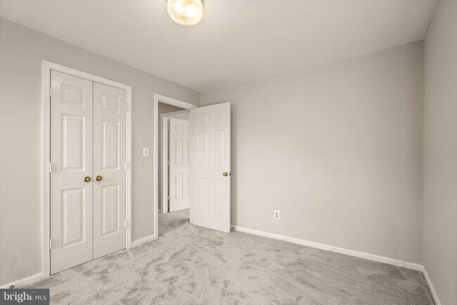 Building Photo - 318 Evergreen Mills Rd