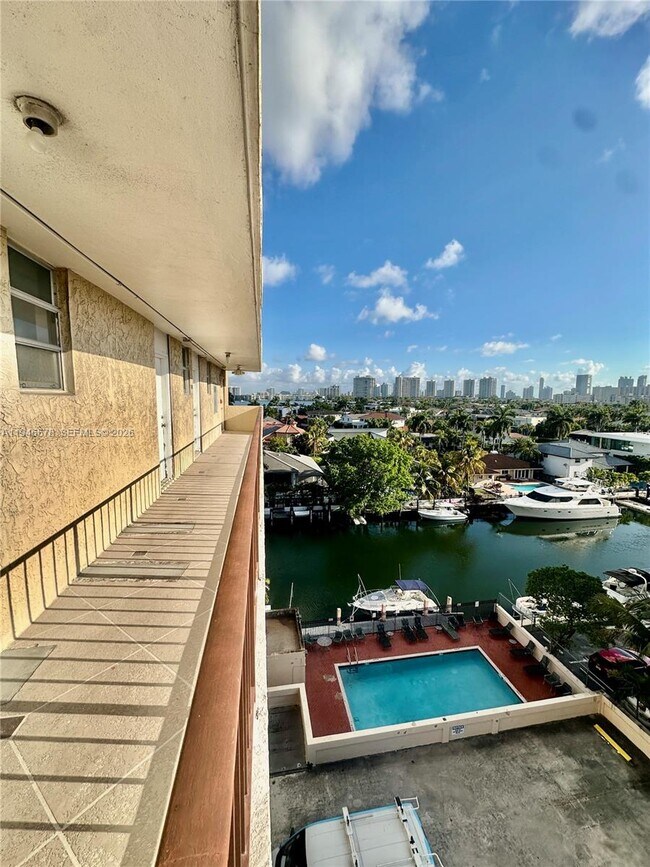 Building Photo - 2903 N Miami Beach Blvd