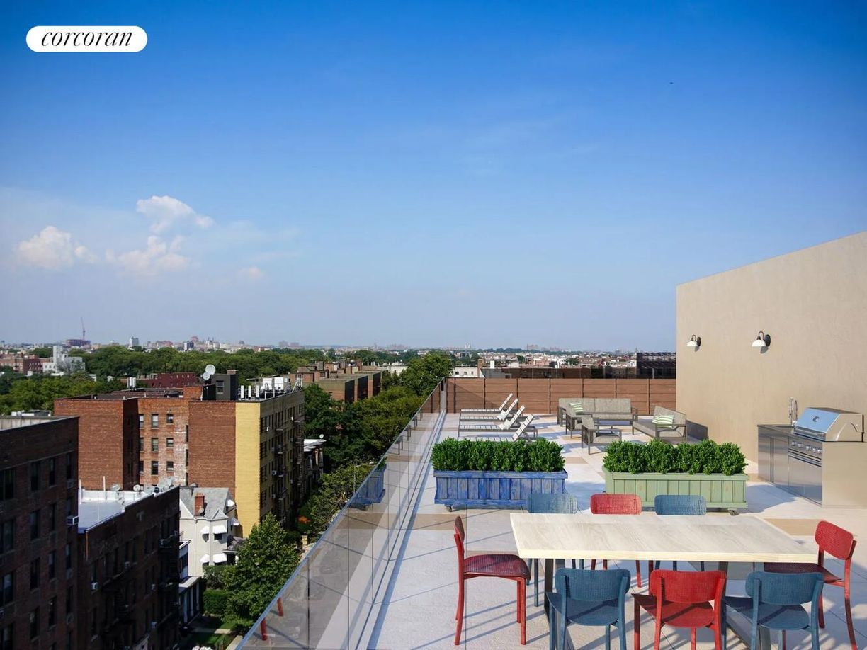 Building Photo - 264 Webster Ave