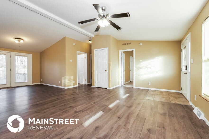 Building Photo - 1709 Lexington Rd