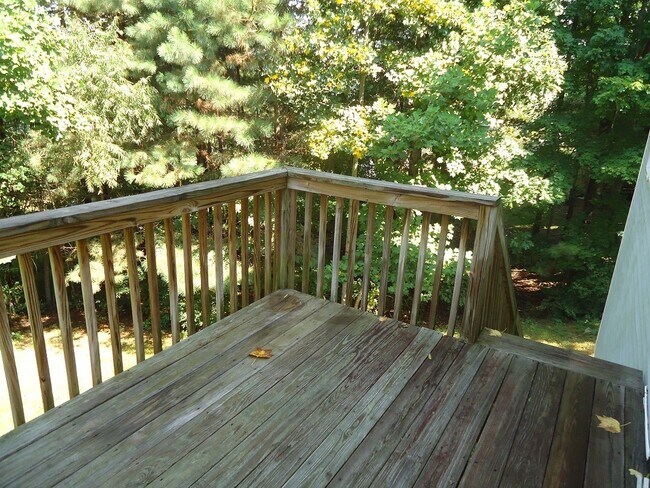 Building Photo - 417 Oakhall Dr