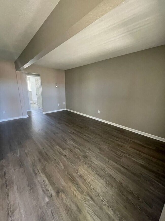 Building Photo - 3838 W Sylvania Ave 201 Toledo, OH 43623