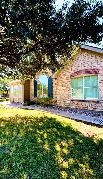 Building Photo - 30 Wildwood Dr