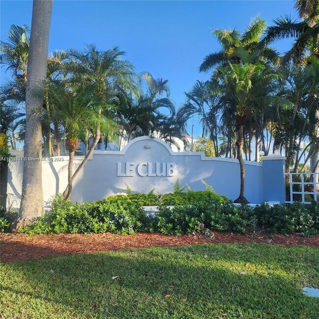 Building Photo - 8670 SW 212th St