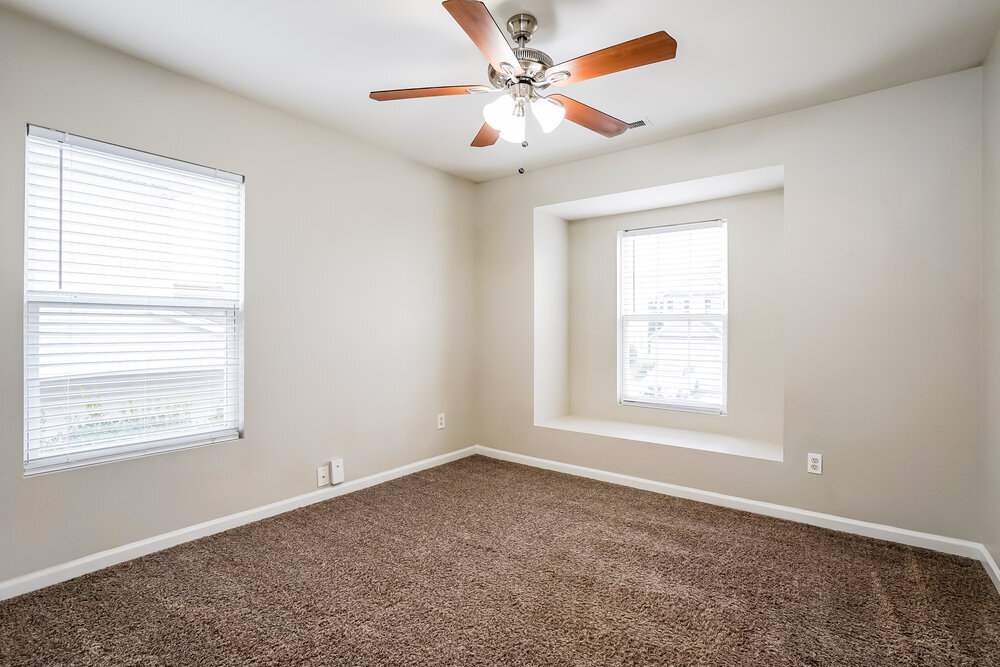 Building Photo - 6037 Ladish Ln