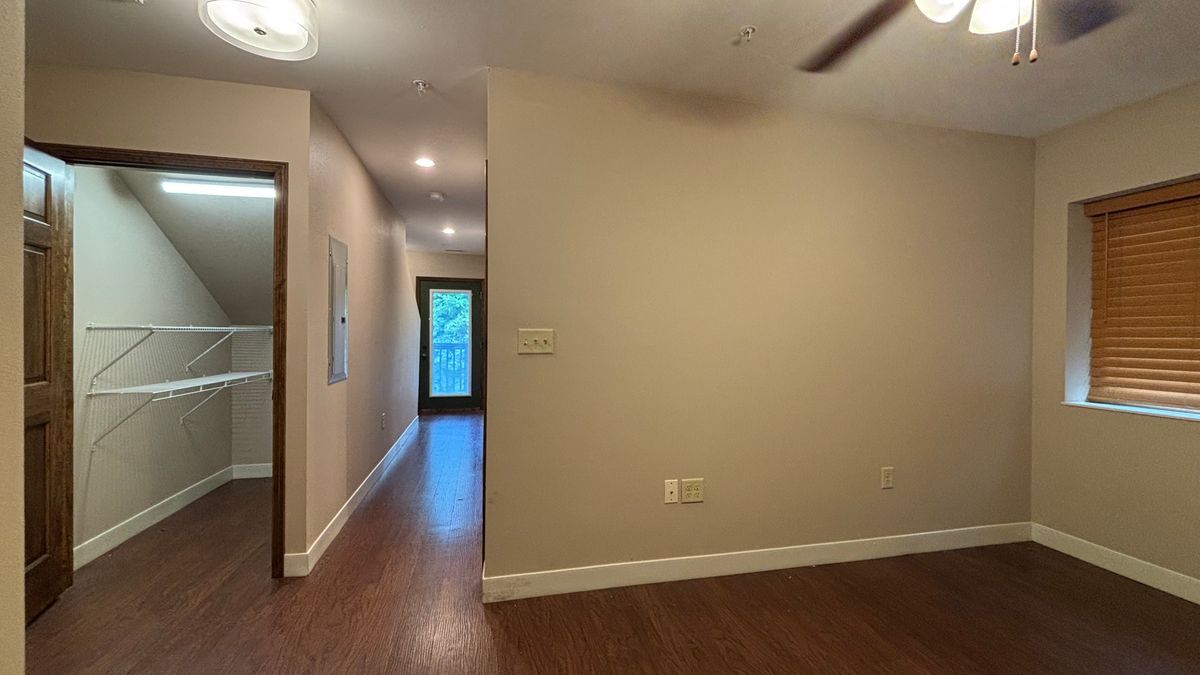 Building Photo - 128 Village Dr