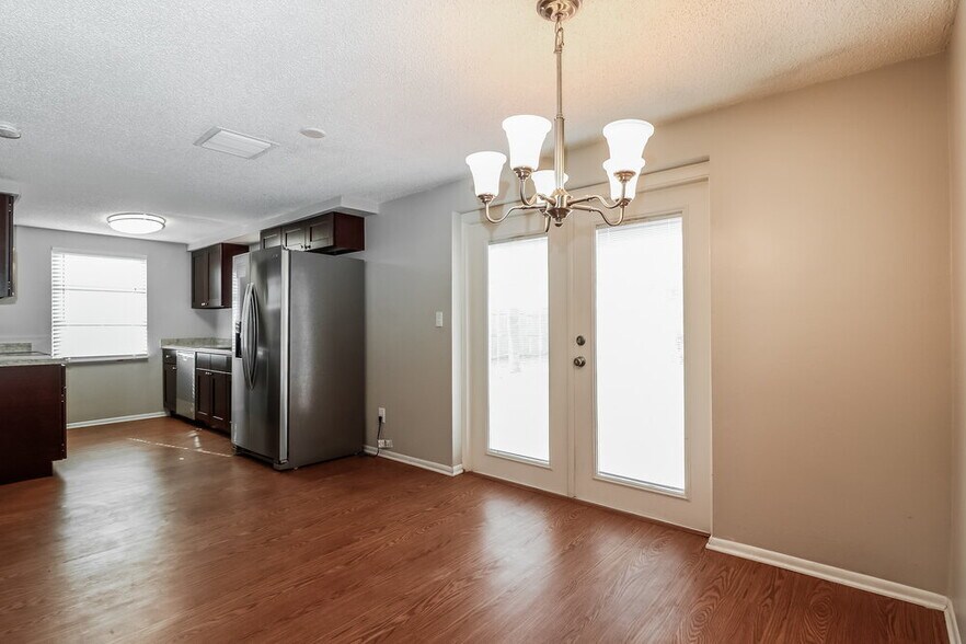 Building Photo - 3447 Wilson Dr