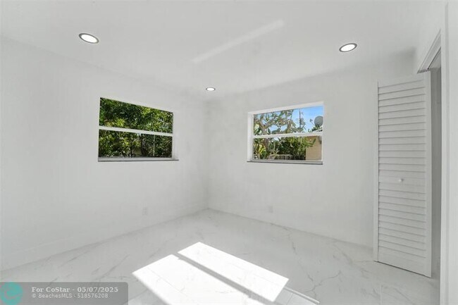 Building Photo - 5310 NW 16th St