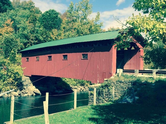 Building Photo - 5451 River Rd
