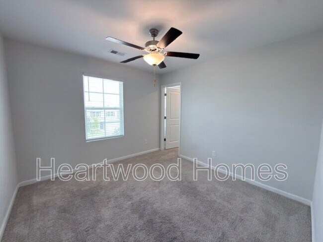 Building Photo - 406 Eclipse Ln