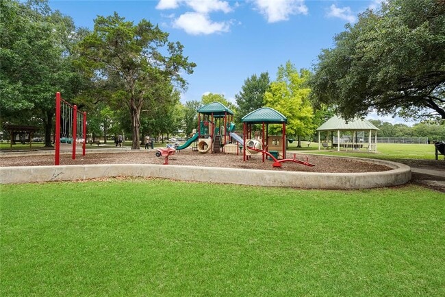 Building Photo - 12707 Trail Hollow Dr
