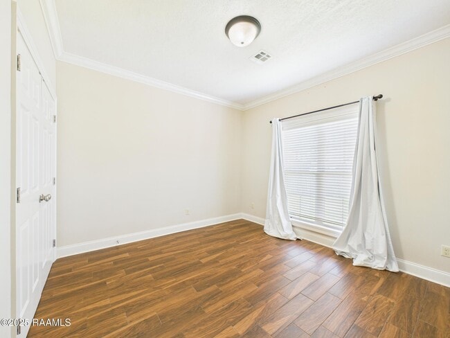 Building Photo - 1013 Gleaux Dr