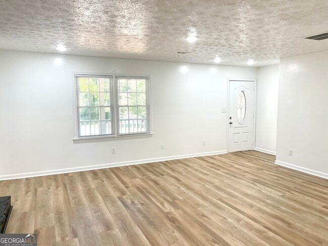 Building Photo - 165 Fieldstone Dr