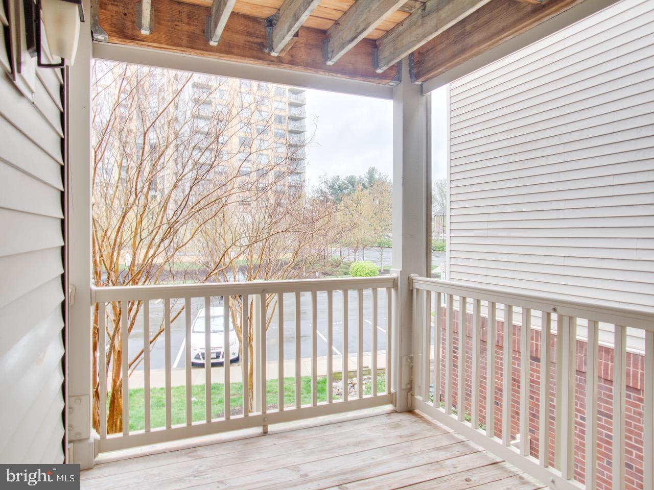 Outdoor Space - 11710 Olde English Dr