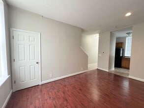 Building Photo - 2110 S 11th St