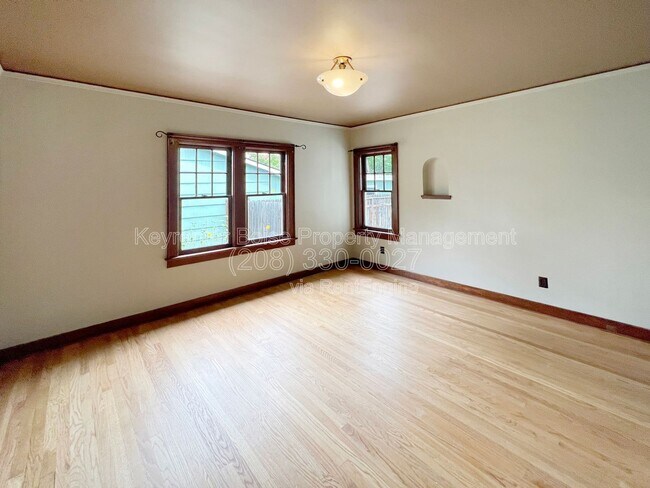 Building Photo - 1512 S Grant Ave