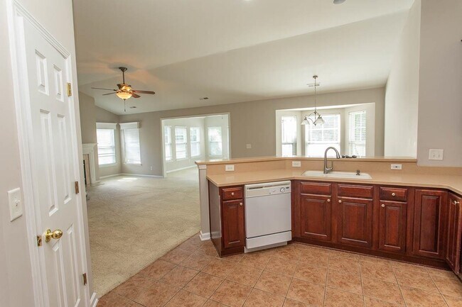 Building Photo - 384 Esher Ct