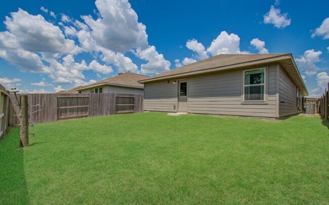 Building Photo - 20966 Zuccala Dr