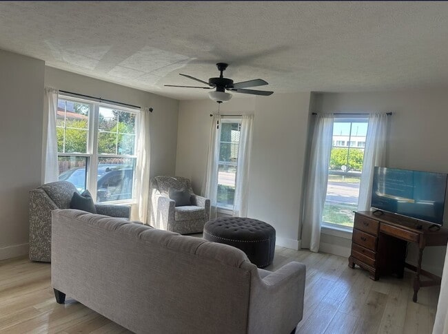 Building Photo - 161 West Ave