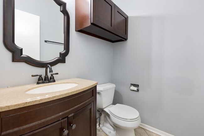 Building Photo - 1175 Regency Dr