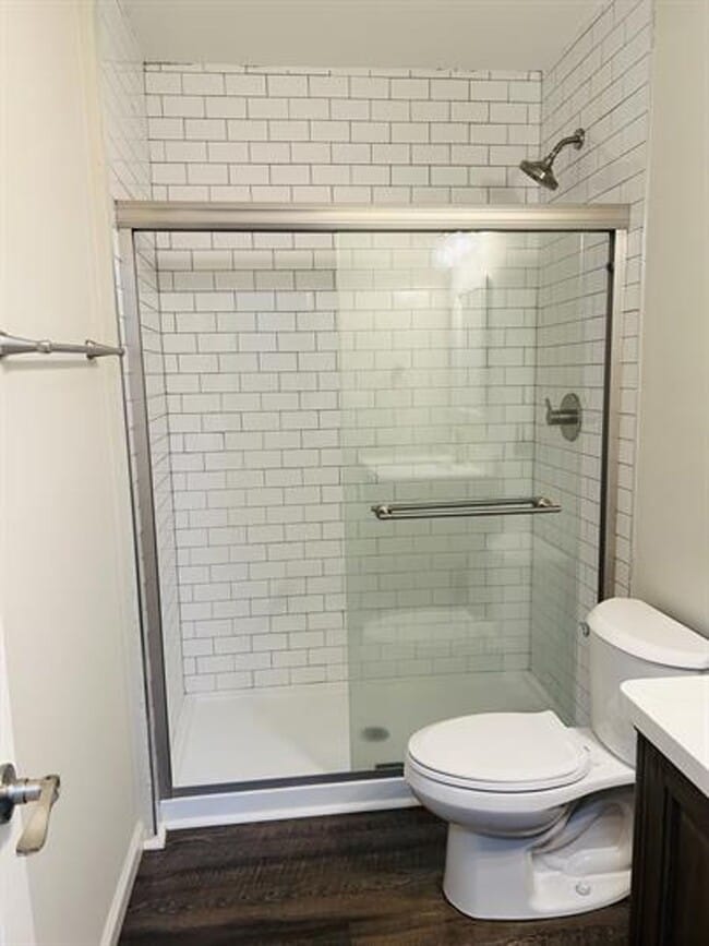 Building Photo - Brand New Renovated 2/1 Available Now!