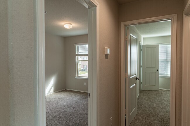 Building Photo - 1834 Brady Shores Dr