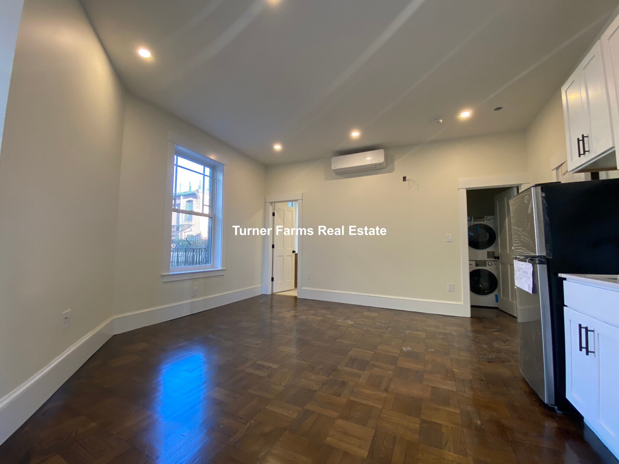 Building Photo - 261B W Newton St