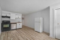 Building Photo - 21 Larue St