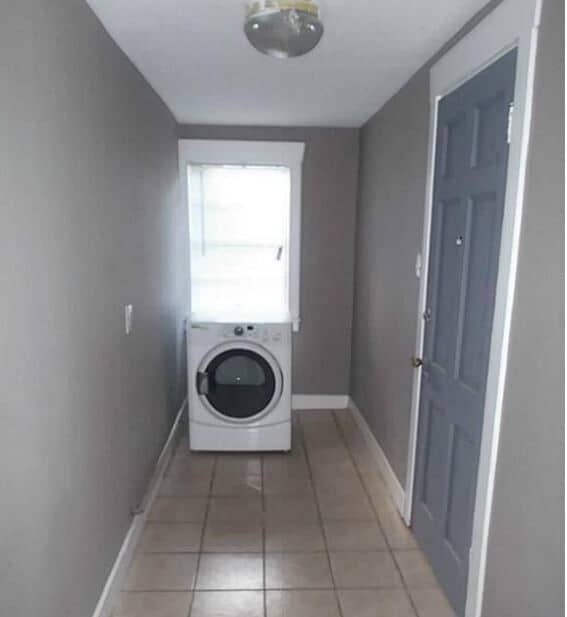 Building Photo - 720 E 12th St