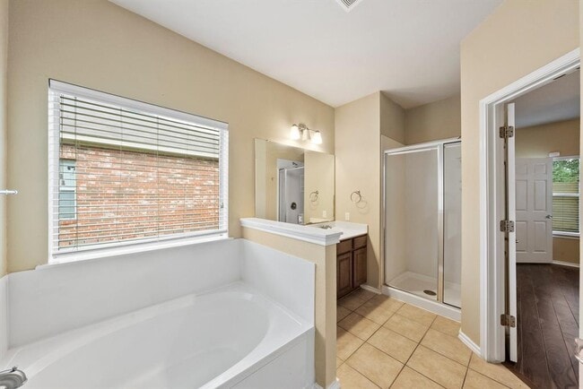 Building Photo - 11101 Liberty Farms Dr