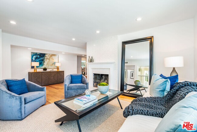 Building Photo - 17001 Bollinger Dr